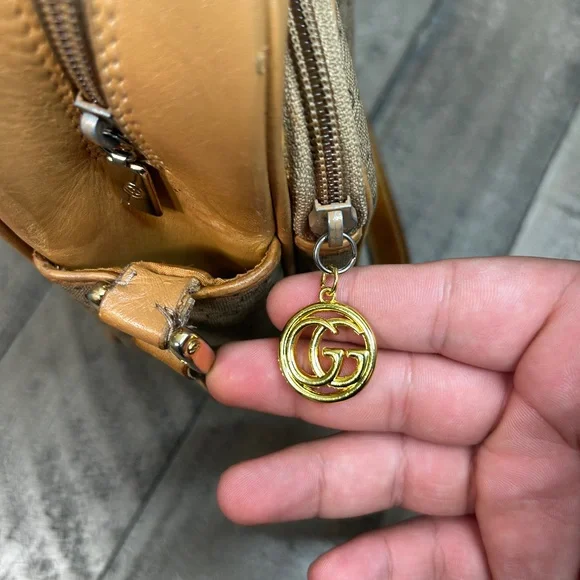 Gucci GG Vintage Gucci Brown Leather Signature Crossbody Shoulder Bag Purse - Picture 4 of 12